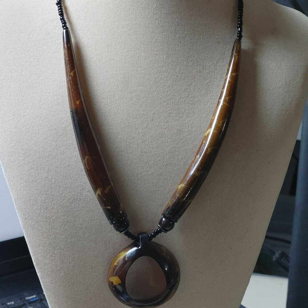 Brown Tan Horn Pendant Necklace Vintage Seed Beaded Strand Barrel Clasp Resin - Picture 3 of 16